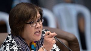 la-senatrice-philippine-leila-de-lima-lors-de-l-audition-d-un-temoin-dans-le-cadre-d-une-commission-d-enquete-senatoriale-sur-les-derives-de-la-politique-du-president-duterte-le-15-septembre-2016-a-ma